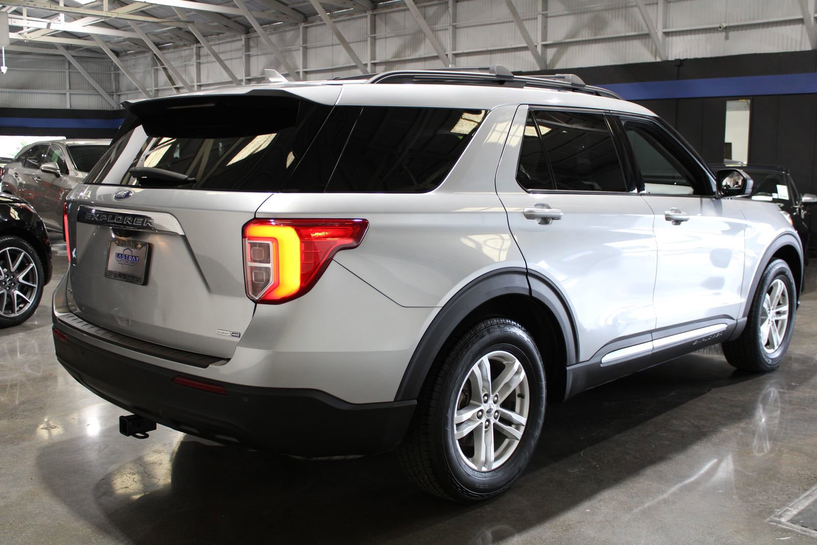 Used 2020 Ford Explorer XLT image 12