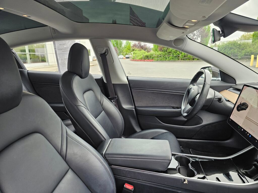 Used 2018 Tesla Model 3 Long Range RWD image 11