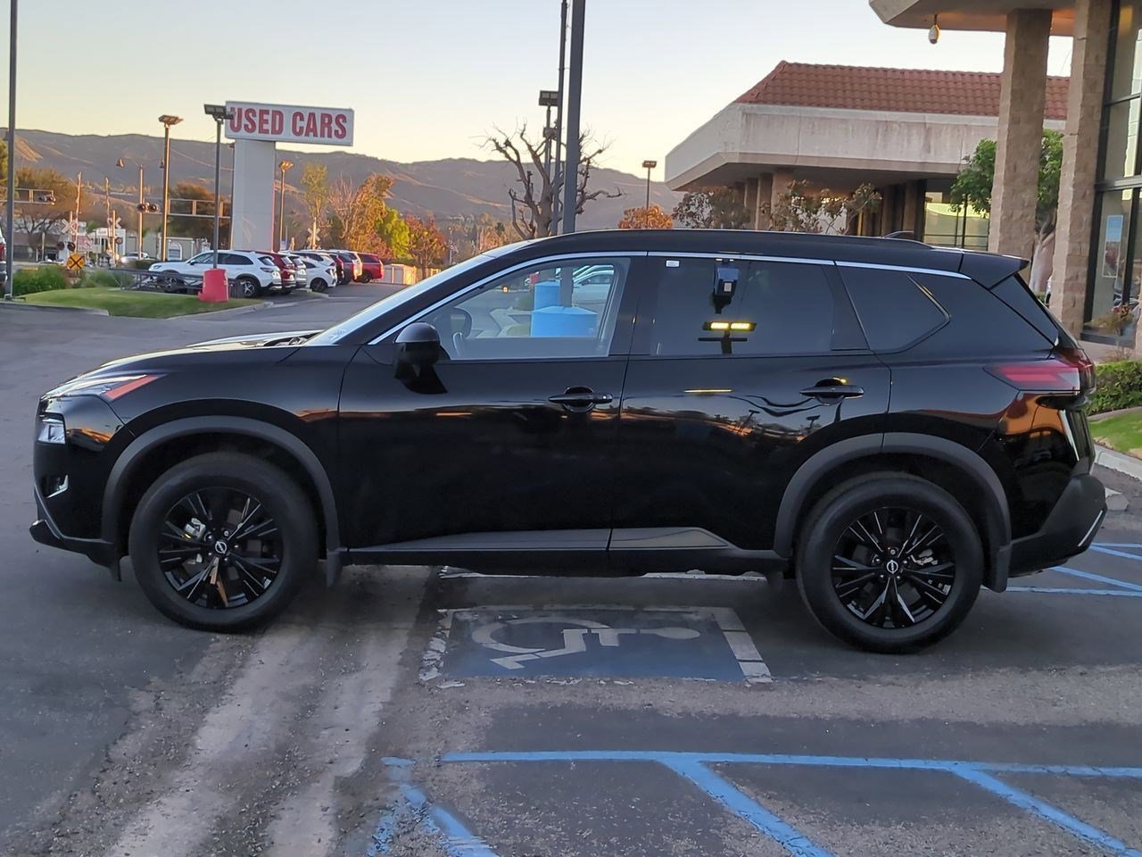 Certified 2023 Nissan Rogue SV w/ SV Premium B Package image 9