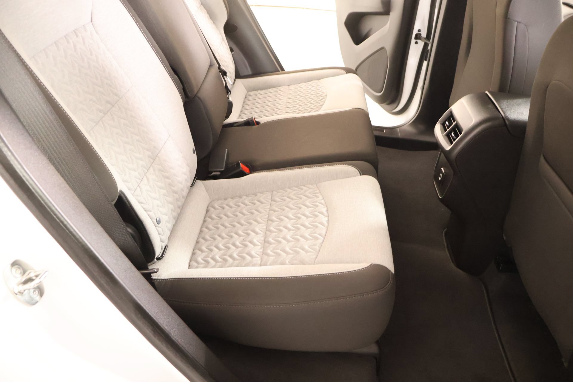 Used 2023 Chevrolet Equinox LT FWD image 13
