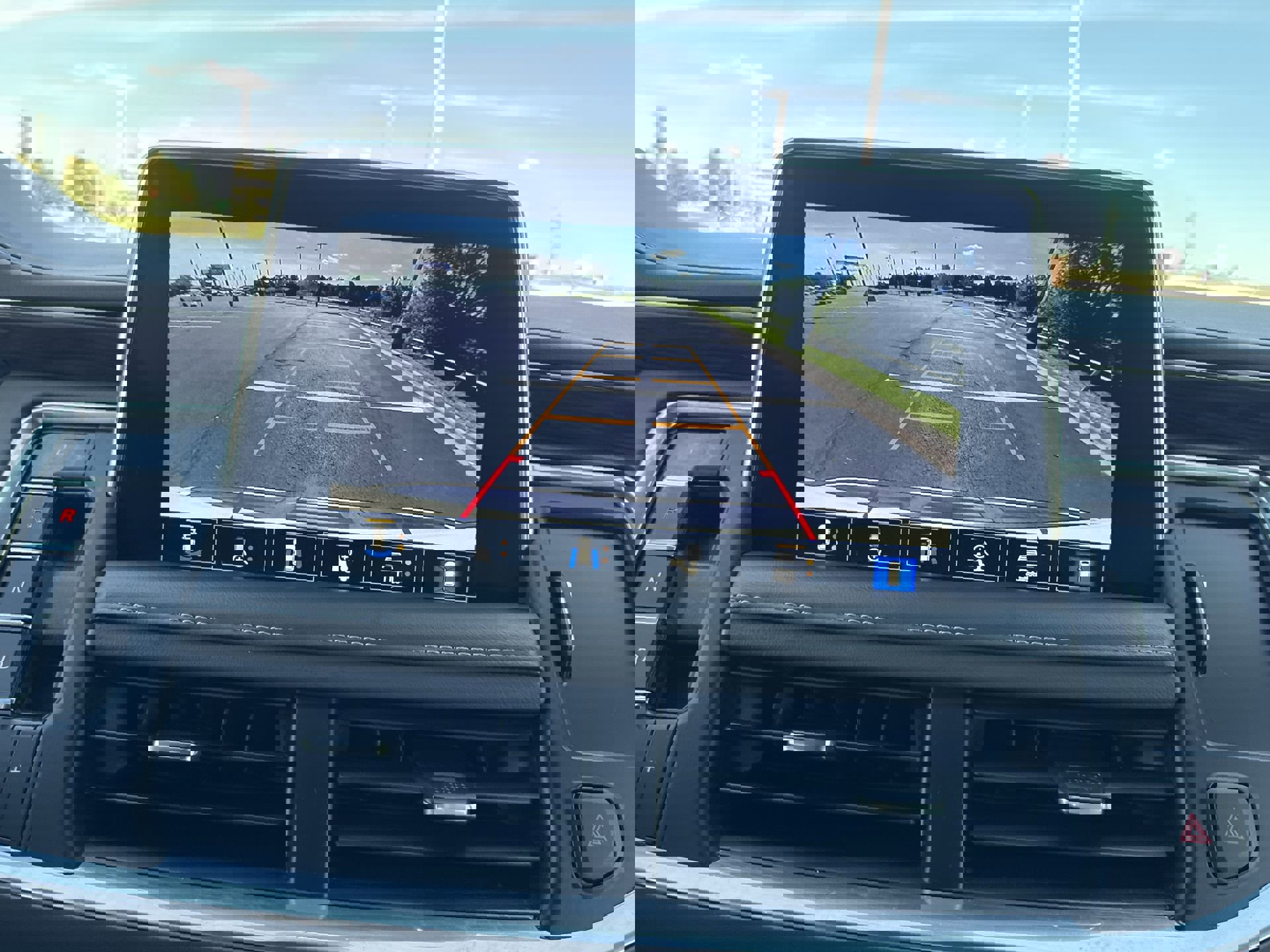 Used 2021 Chevrolet Tahoe Z71 w/ Z71 Signature Package image 17