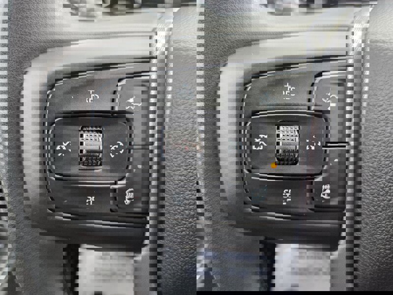 Used 2025 GMC Sierra 1500 SLT image 17