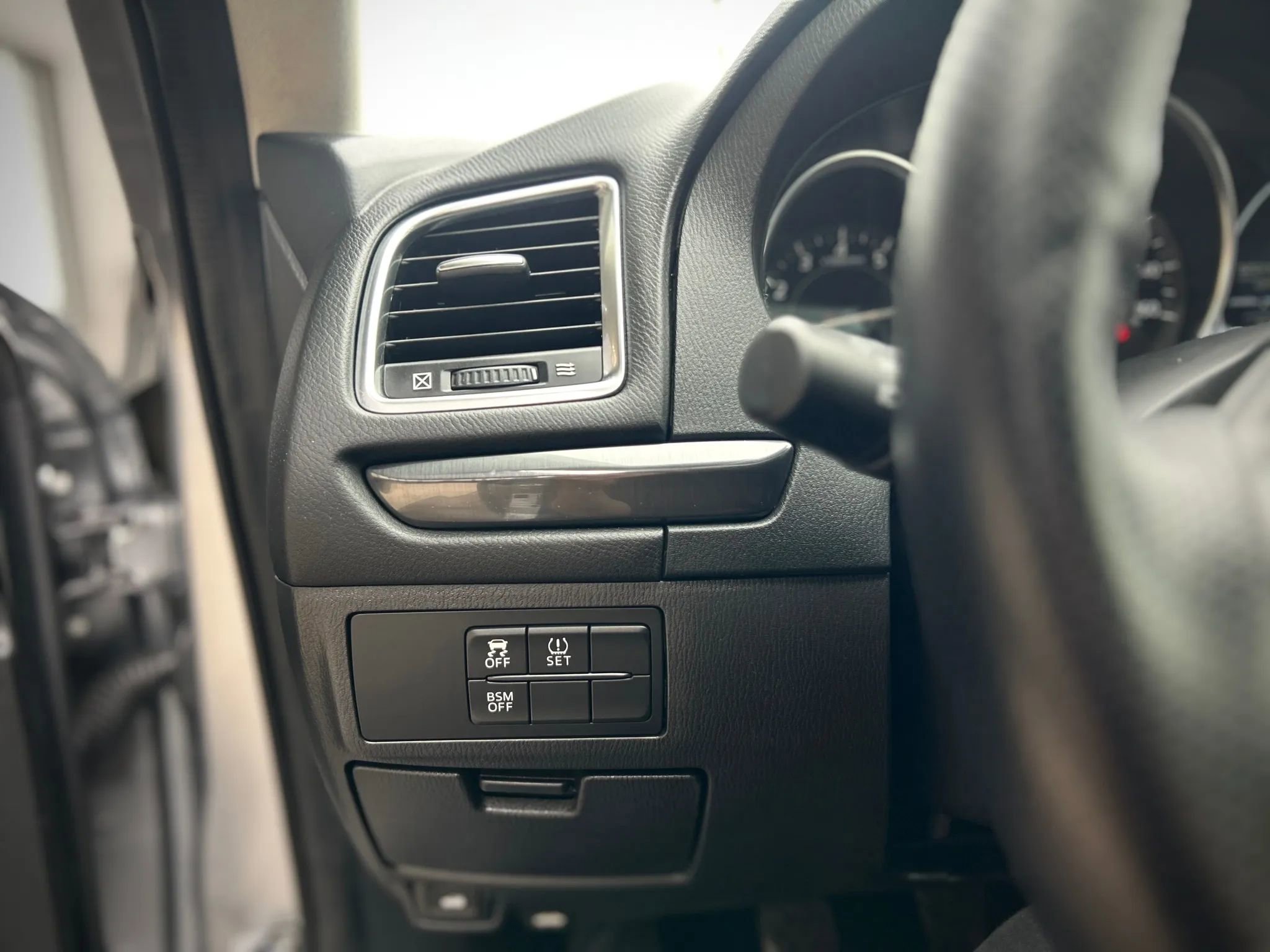 Used 2015 MAZDA MAZDA6 Touring image 9