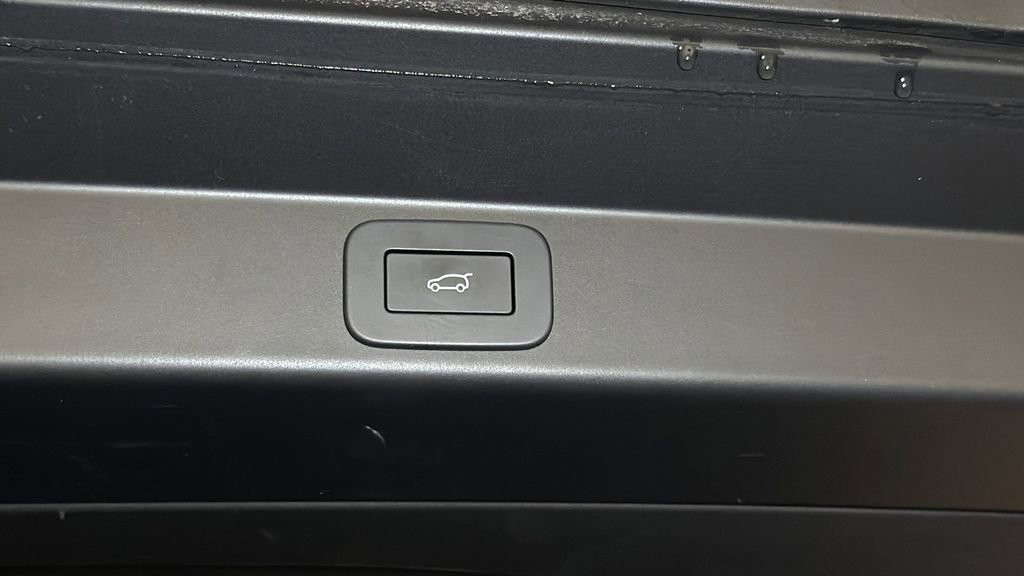 Used 2024 Land Rover Range Rover Sport SE image 16