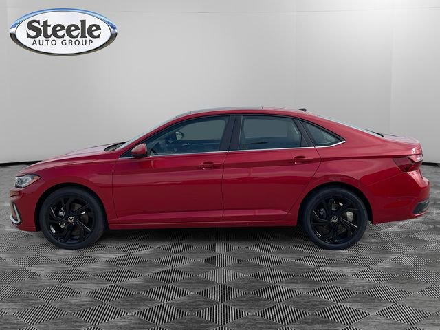 New 2026 Volkswagen Jetta SE image 2