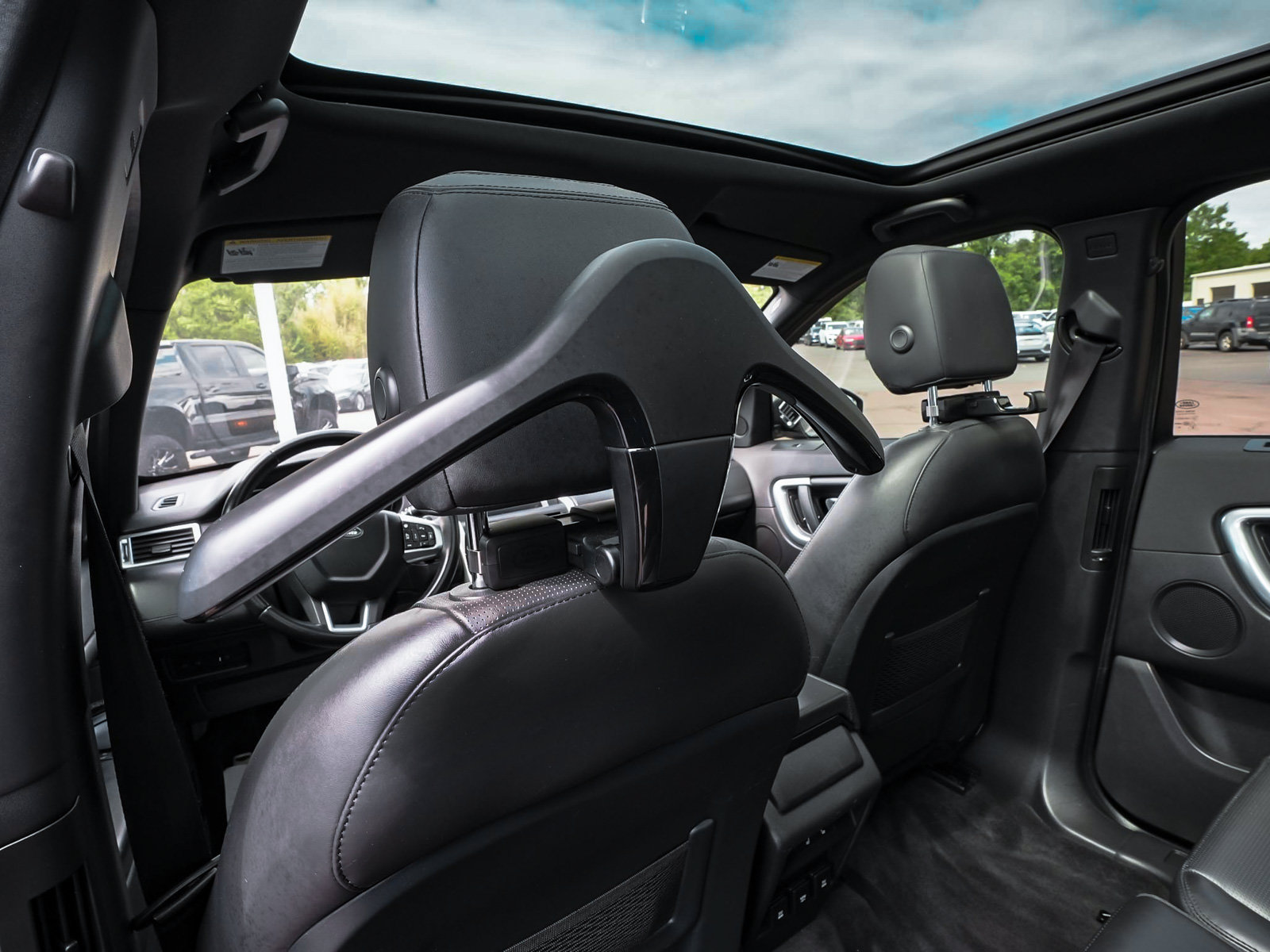 Used 2019 Land Rover Discovery Sport HSE Luxury AWD/4WD image 34