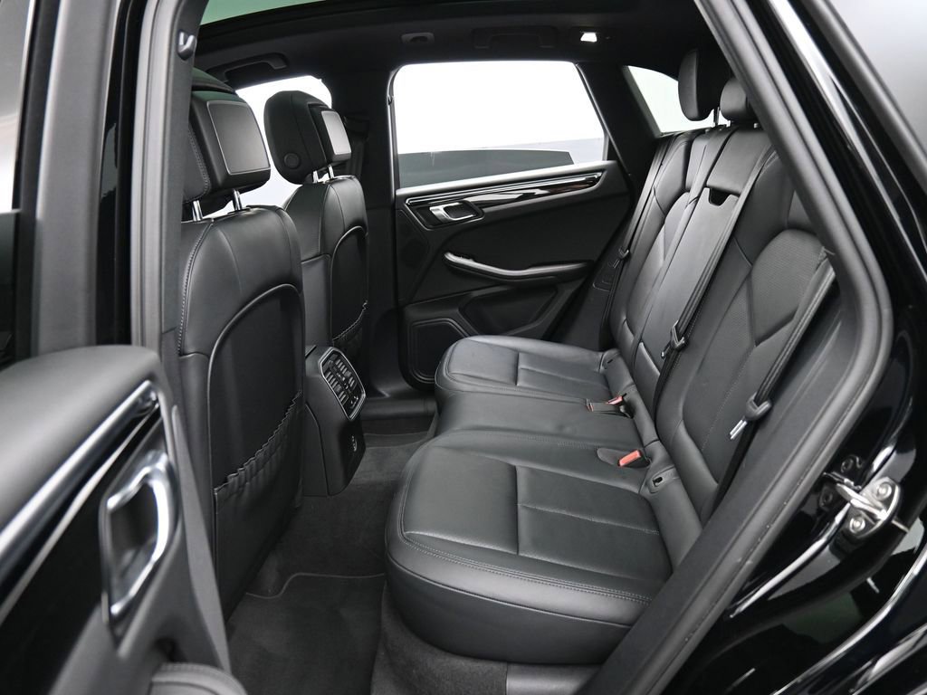Certified 2023 Porsche Macan Turbo image 25