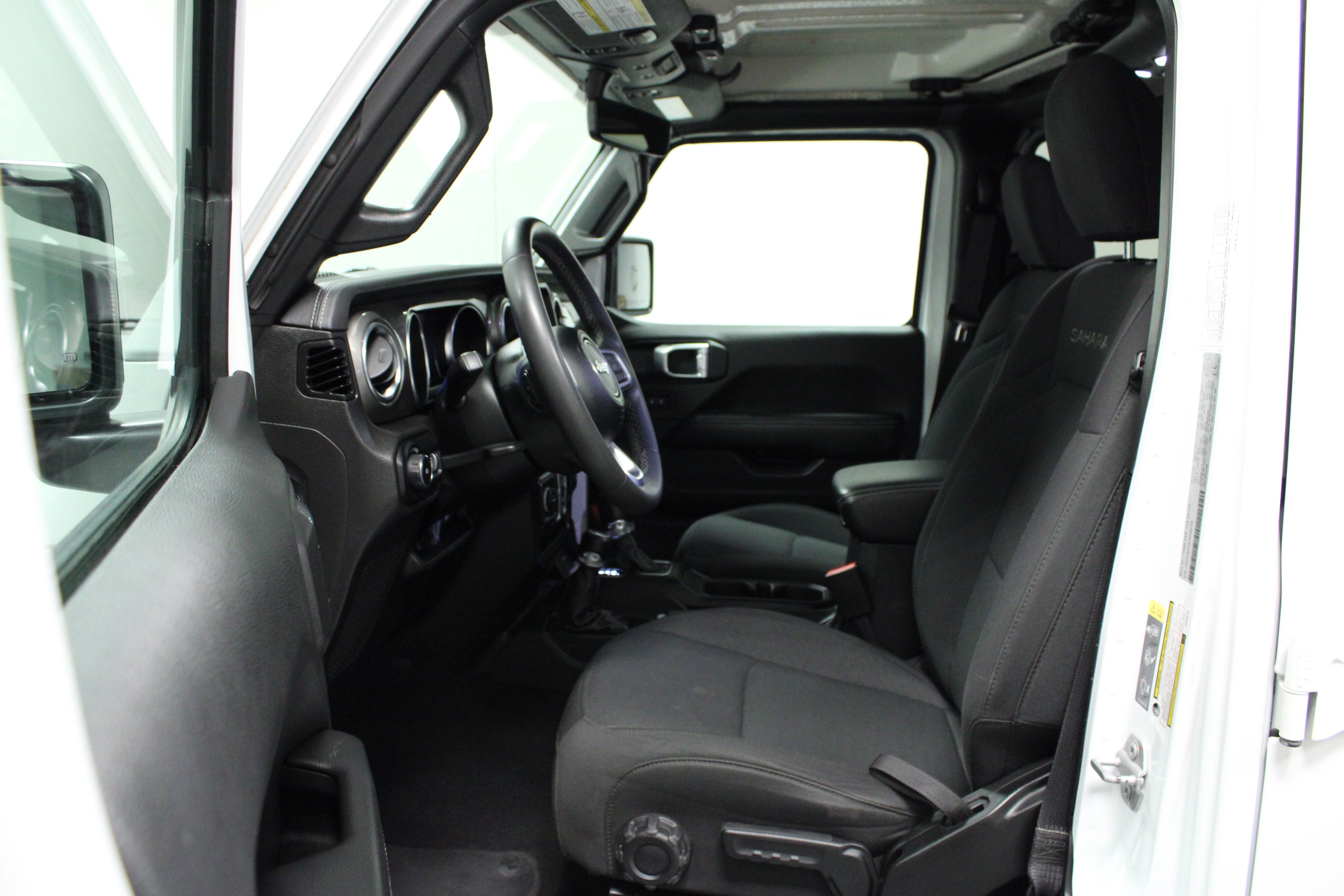 Used 2023 Jeep Wrangler Unlimited Sahara AWD/4WD image 12