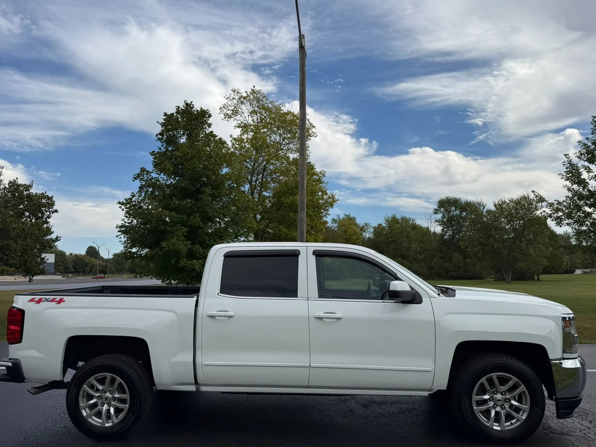 Used 2018 Chevrolet Silverado 1500 LT AWD/4WD image 8