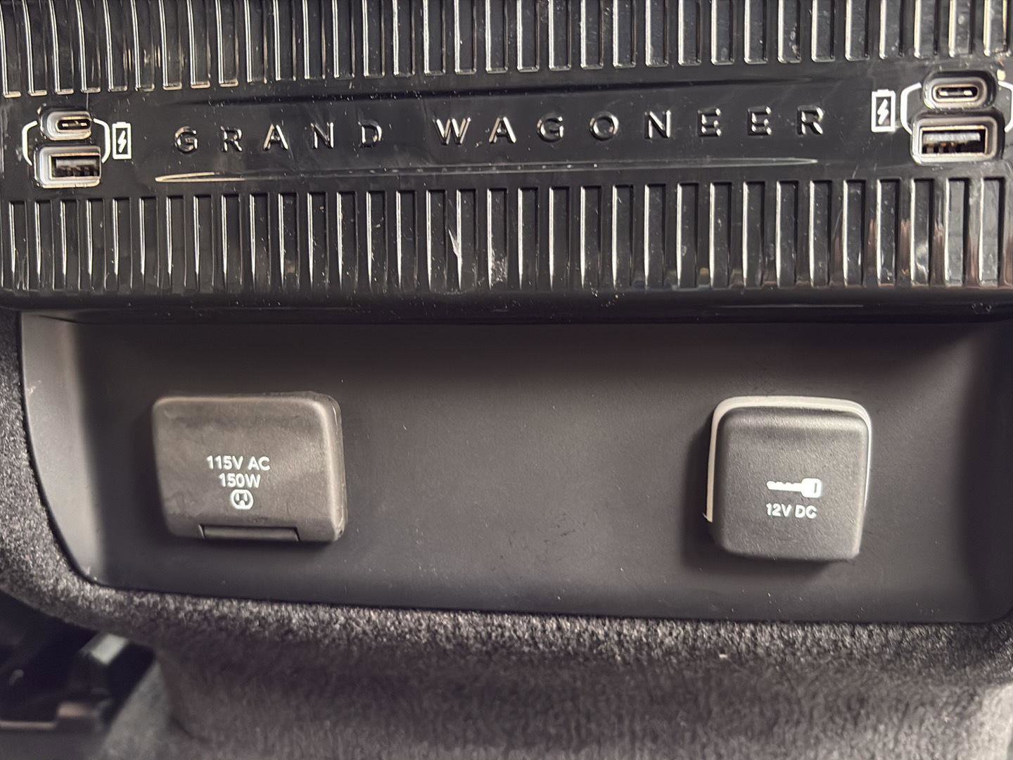 Used 2022 Jeep Grand Wagoneer Series III w/ Rear Seat Video Group 1 AWD/4WD image 31