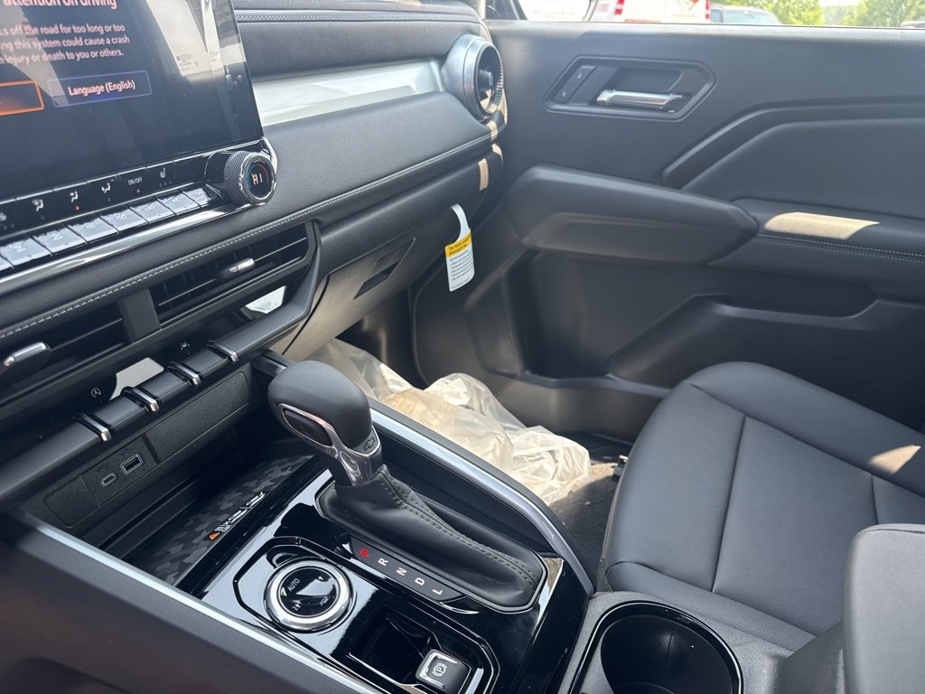 New 2025 Chevrolet Colorado LT w/ LT Convenience Package image 16