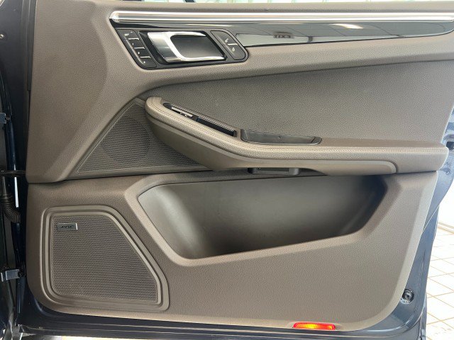 Used 2016 Porsche Macan S AWD/4WD image 17