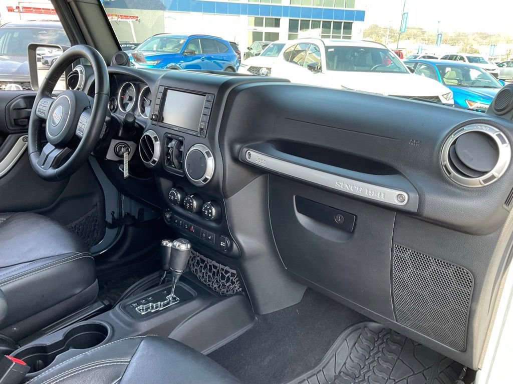 Used 2014 Jeep Wrangler Unlimited Sahara w/ Connectivity Group image 16