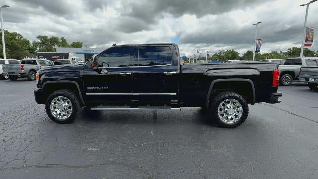 Used 2019 GMC Sierra 2500 Denali w/ Duramax Plus Package AWD/4WD image 5
