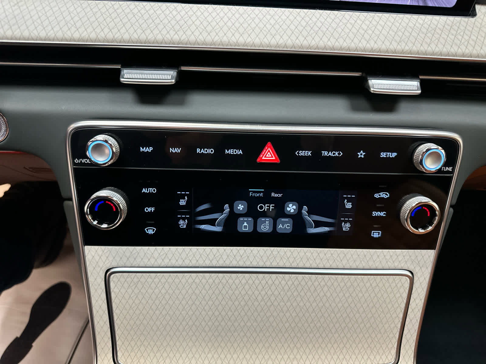 New 2025 Genesis GV80 3.5T Prestige image 18