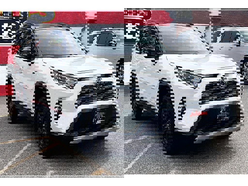 Used 2020 Toyota RAV4 XSE image 12