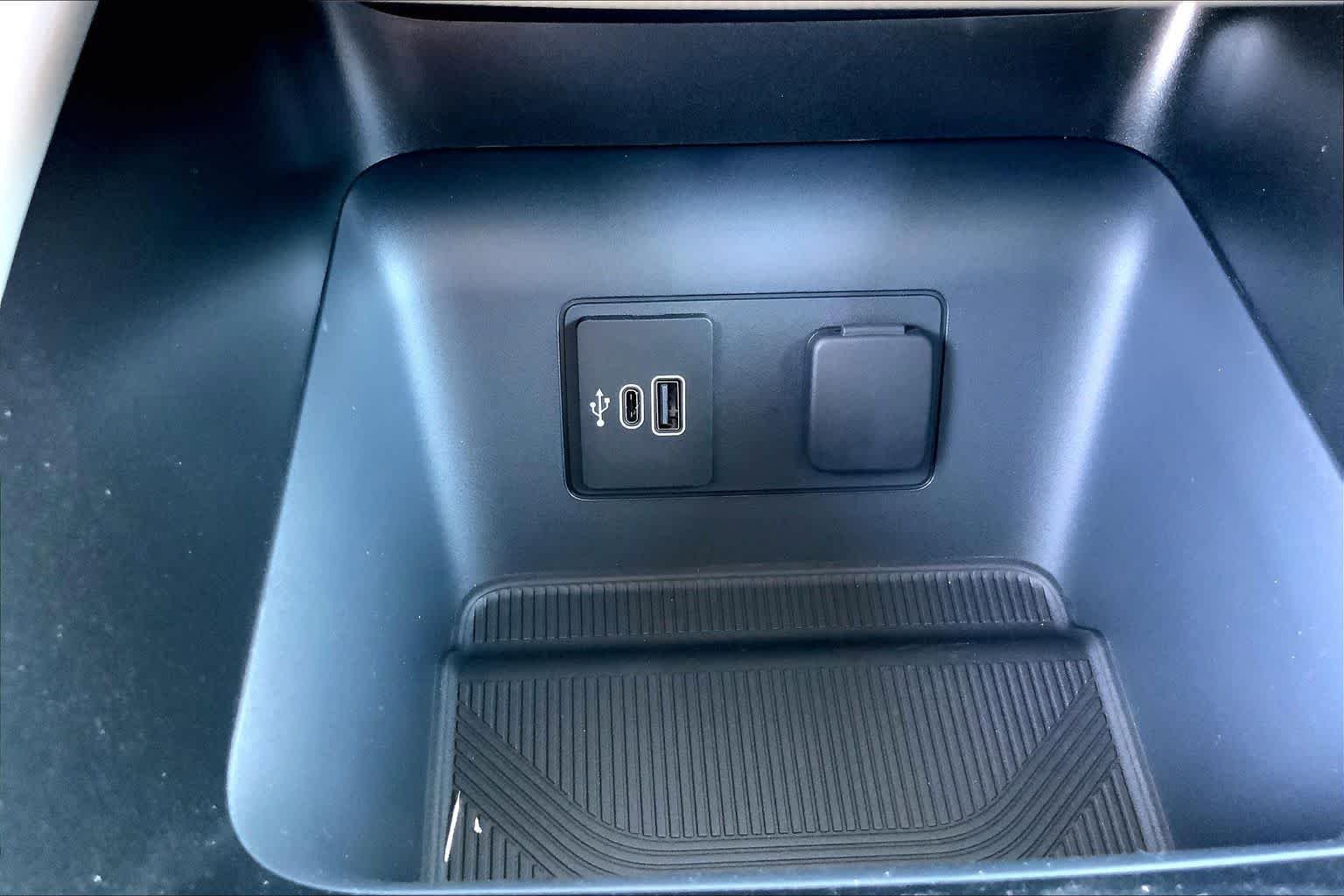 New 2026 Ford Explorer Active w/ Active Comfort Package image 19