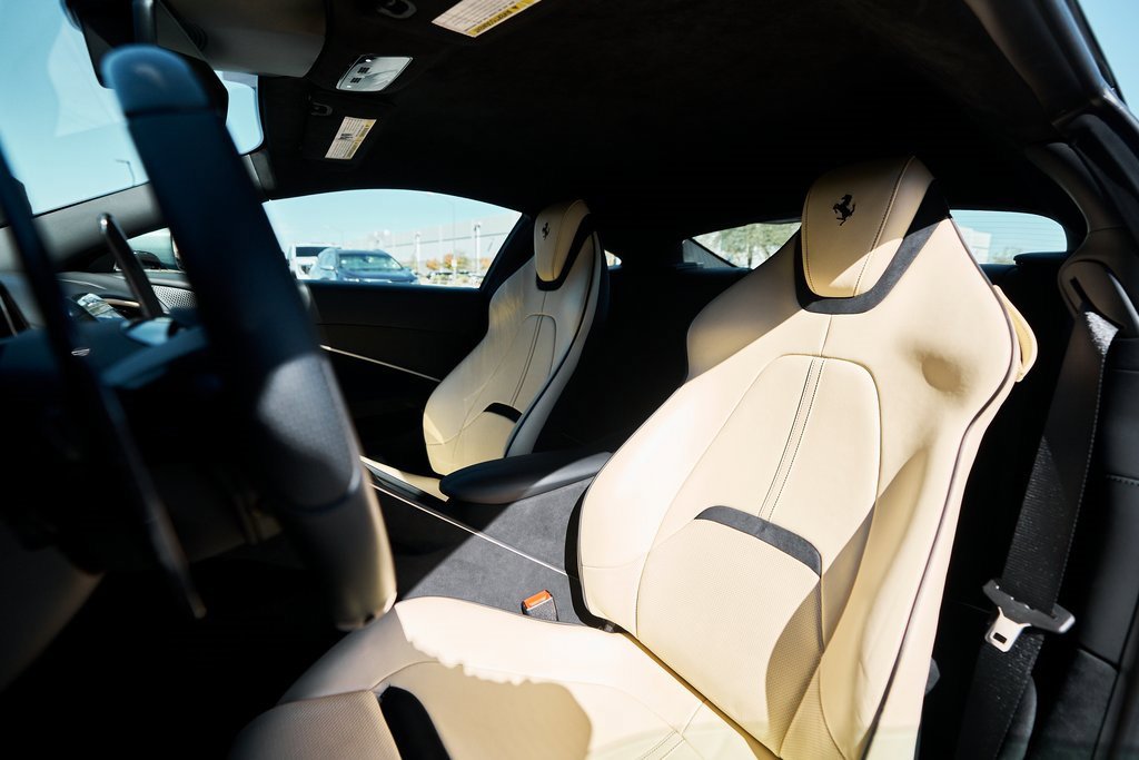 Used 2022 Ferrari Roma Base image 43