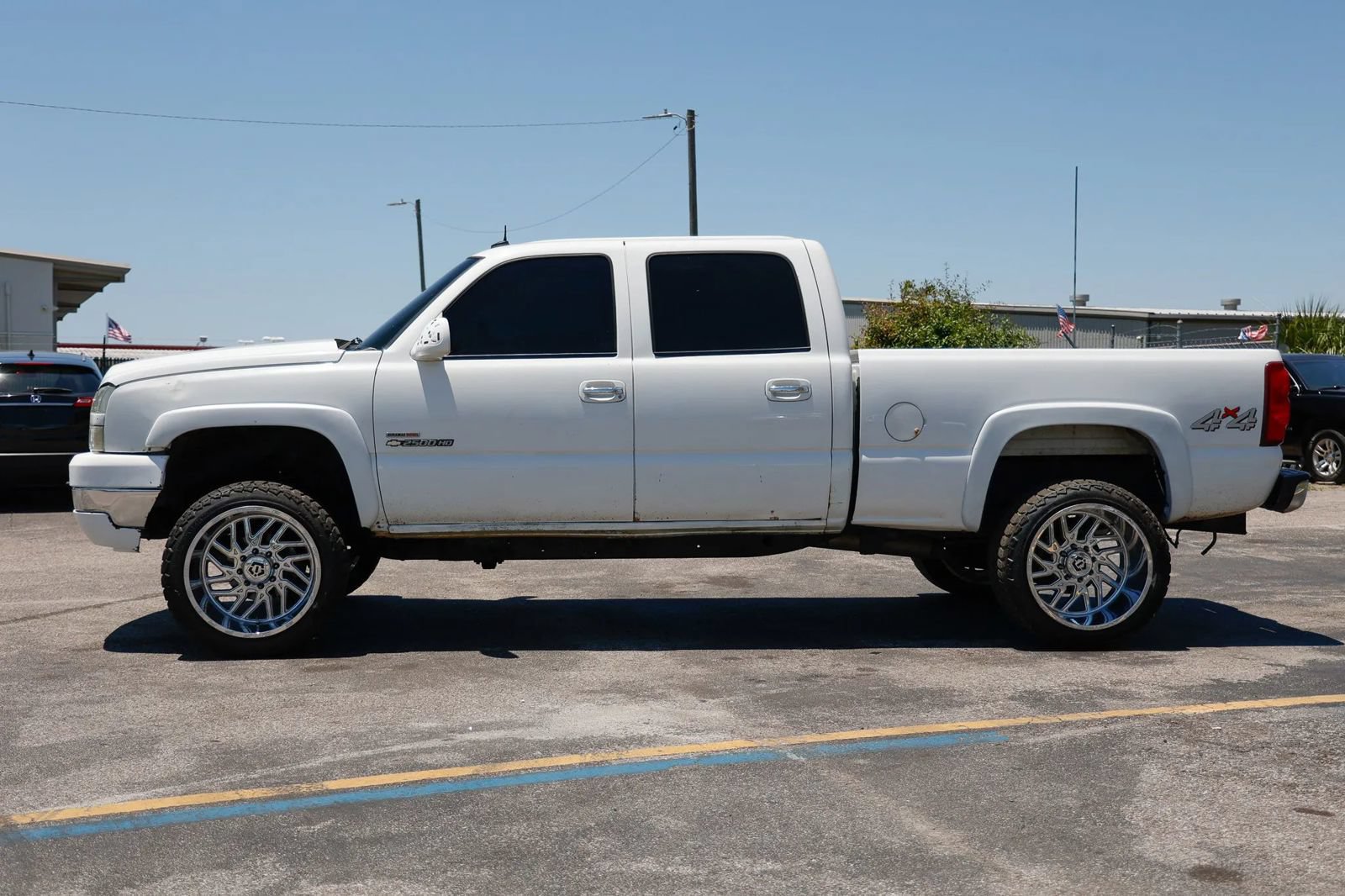 Used 2003 Chevrolet Silverado 2500 LT AWD/4WD image 2