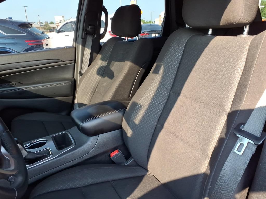 Certified 2021 Jeep Grand Cherokee Laredo AWD/4WD image 11