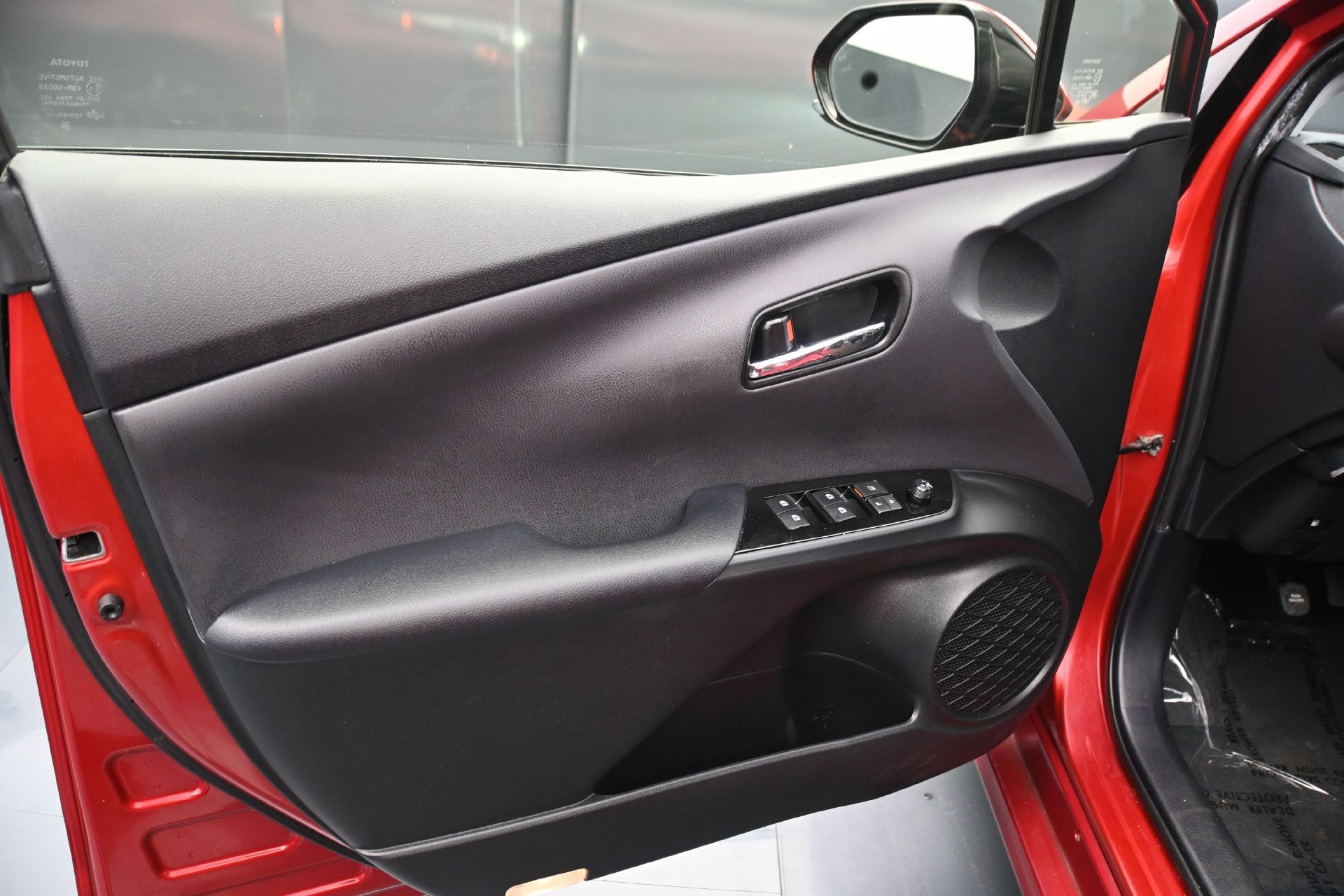 Used 2018 Toyota Prius Two w/ Prius Two Safety Plus Package FWD image 16