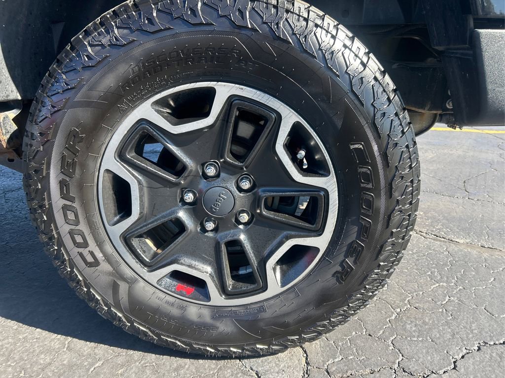Used 2016 Jeep Wrangler Unlimited Rubicon AWD/4WD image 31