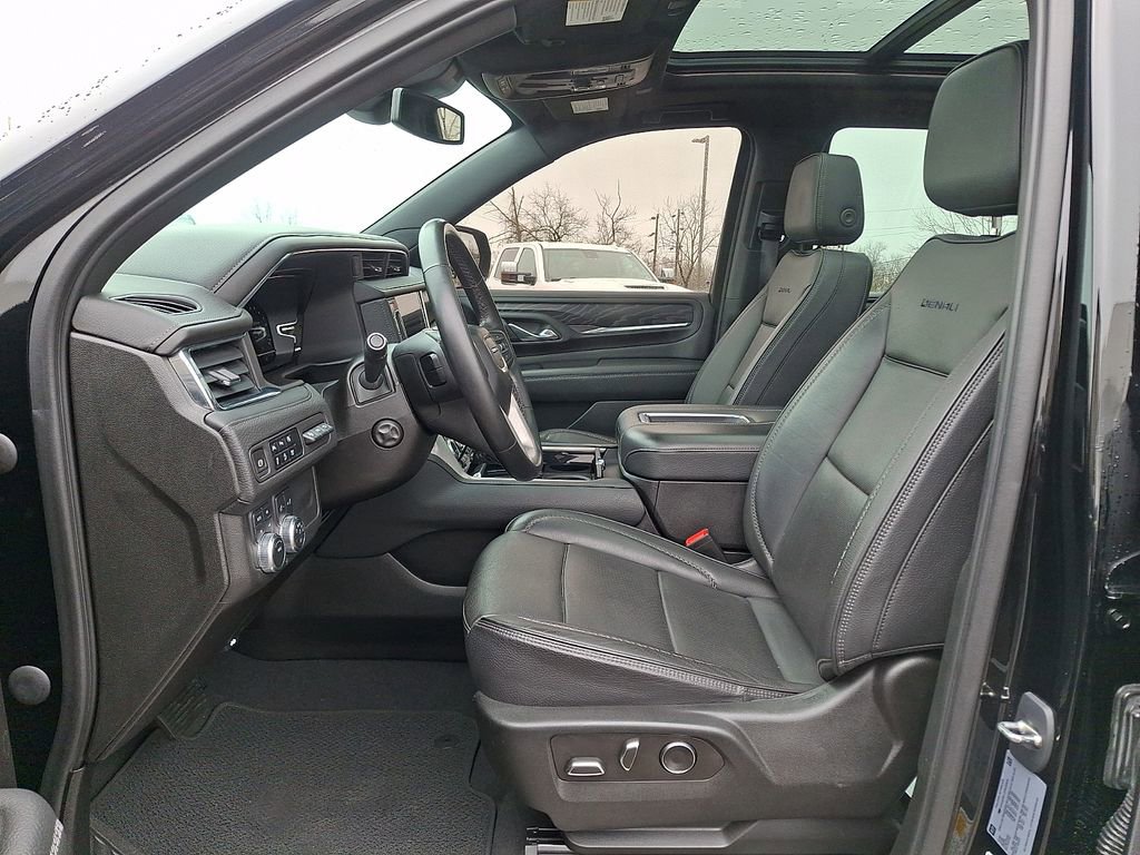 Used 2023 GMC Yukon Denali image 15