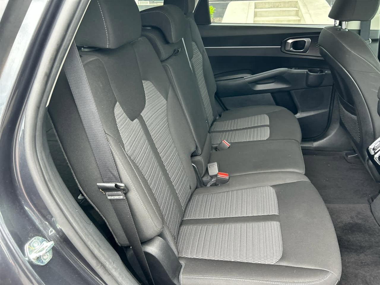 Used 2023 Kia Sorento LX FWD image 30