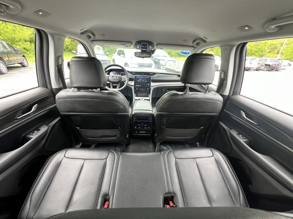 Used 2023 Jeep Grand Cherokee Limited AWD/4WD image 37