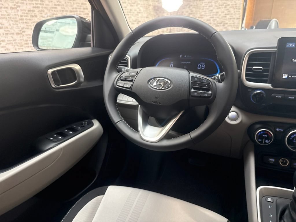New 2026 Hyundai Venue SEL FWD image 18