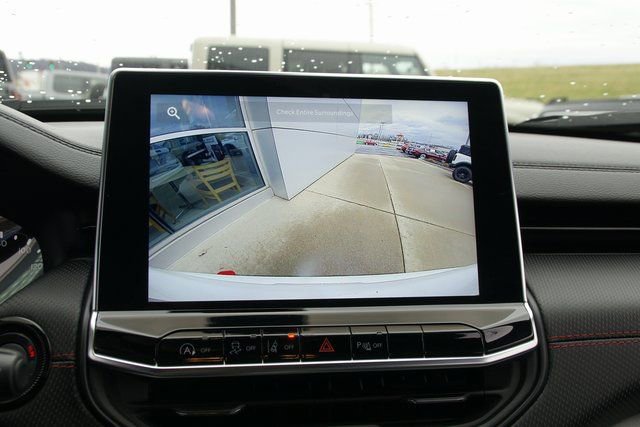 Used 2025 Jeep Compass Trailhawk image 21