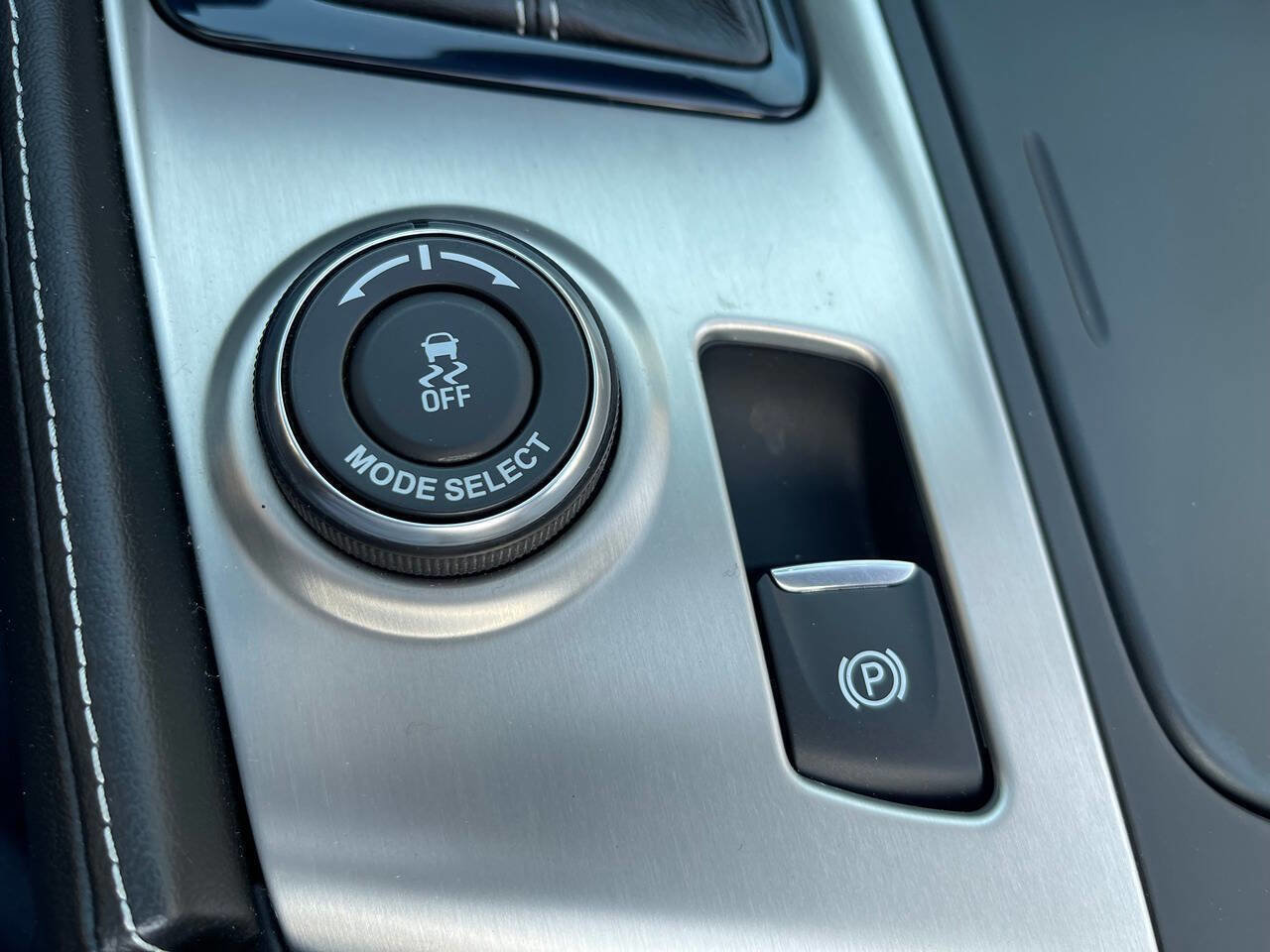 Used 2015 Chevrolet Corvette Stingray 2dr Convertible w/1LT image 71