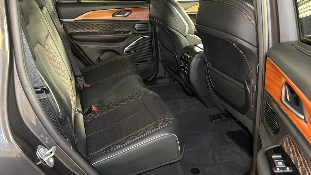 Used 2022 Jeep Grand Cherokee Summit image 12