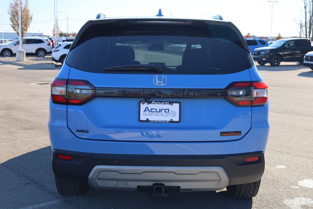 Used 2024 Honda Pilot TrailSport image 5