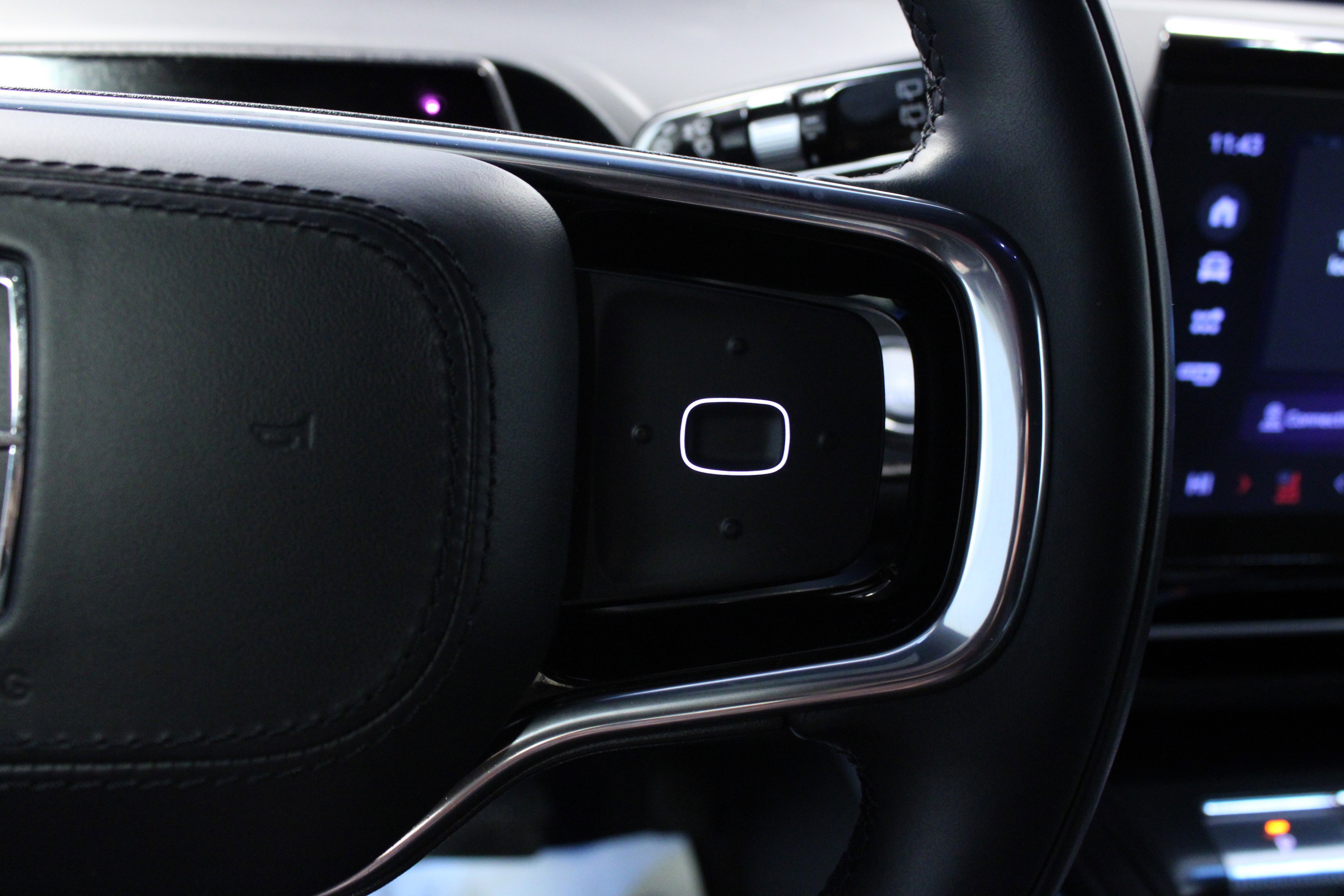 Used 2024 Lincoln Nautilus Reserve w/ Jet Appearance Package (87T) image 21