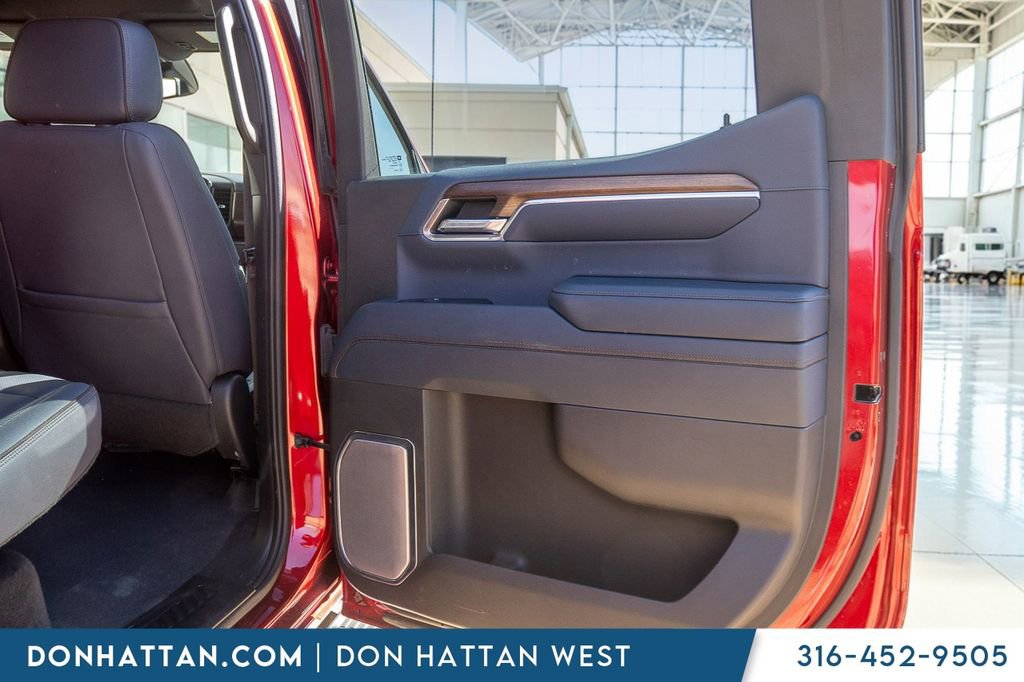 Used 2023 Chevrolet Silverado 1500 High Country w/ Z71 Off-Road Package image 24