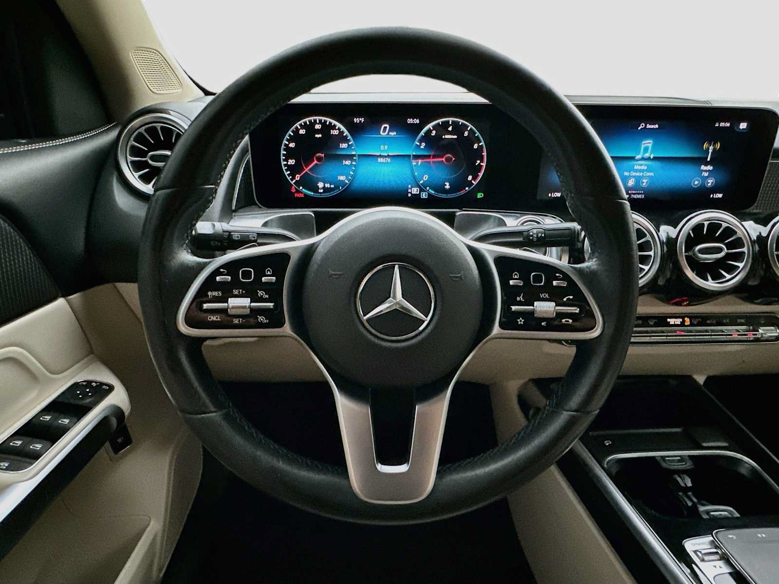Used 2020 Mercedes-Benz GLB 250 image 11