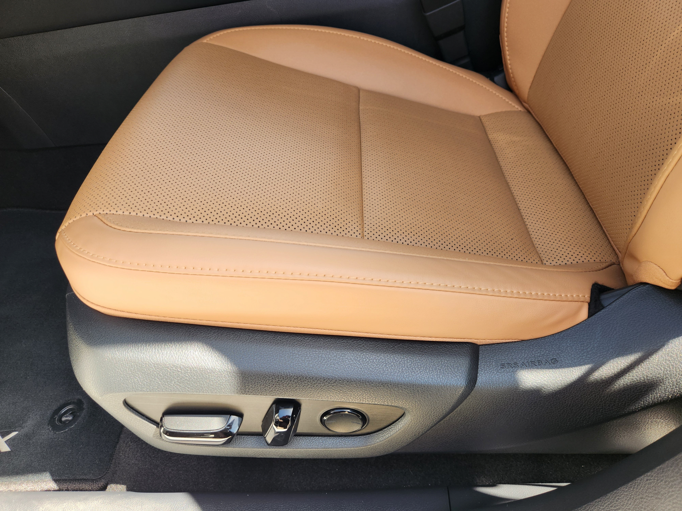 Used 2025 Lexus RX 350 Premium w/ Accessory Package (Z1) FWD image 18