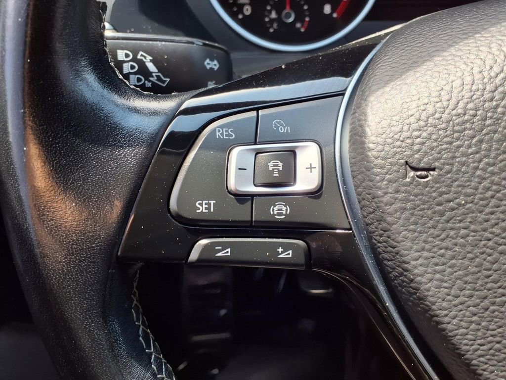 Used 2021 Volkswagen Tiguan SE R-Line AWD/4WD image 14