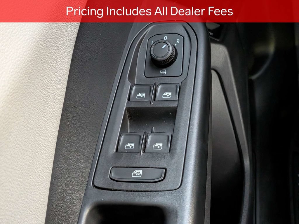 Used 2022 Volkswagen Taos SE w/ Panoramic Sunroof Package FWD image 25