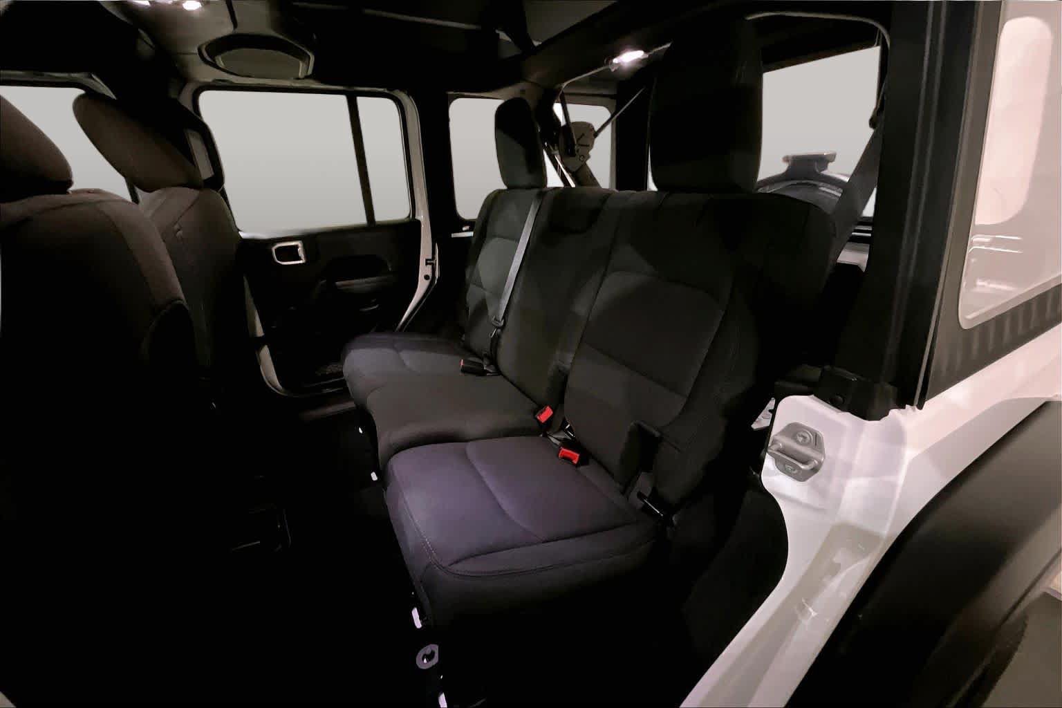 Used 2022 Jeep Wrangler Unlimited Sport AWD/4WD image 19