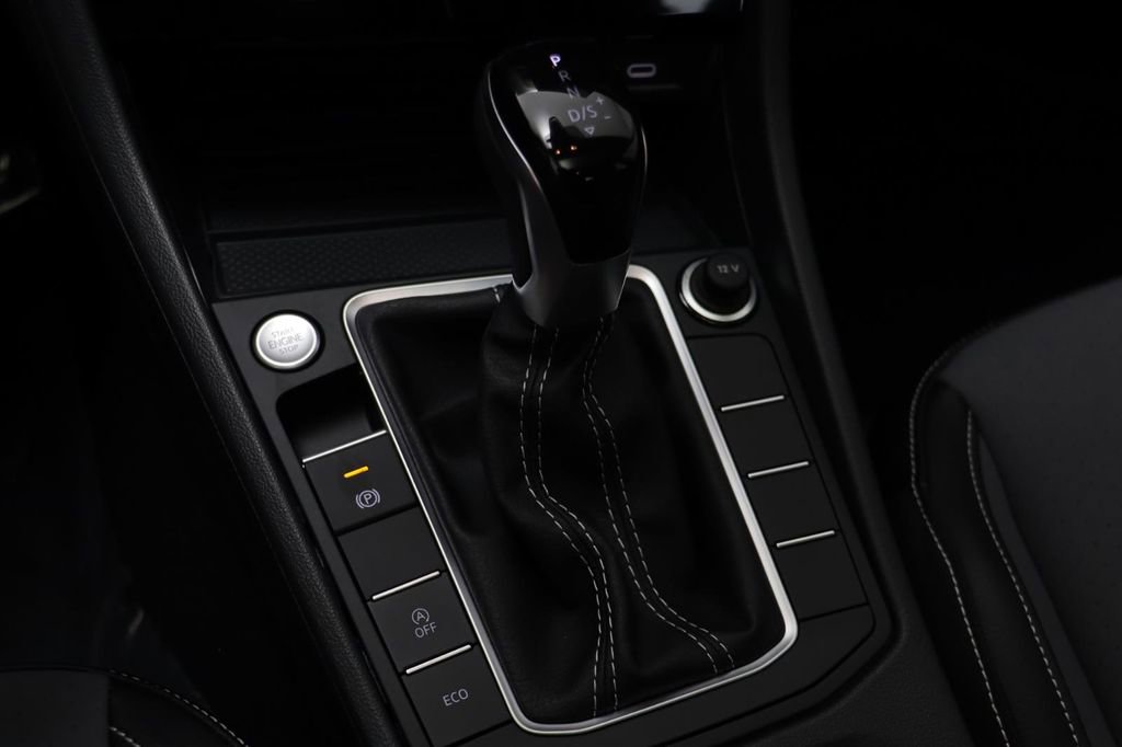 New 2026 Volkswagen Jetta SE FWD image 12