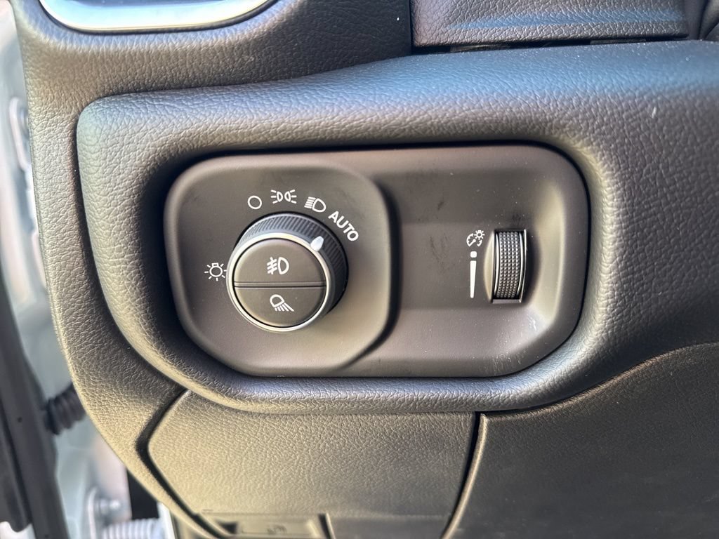 New 2026 RAM 3500 Big Horn AWD/4WD image 10