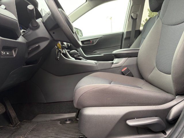 Used 2024 Toyota RAV4 LE AWD/4WD image 14