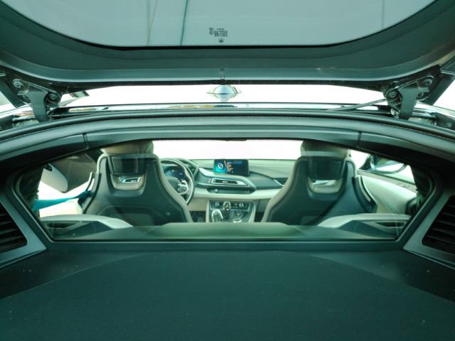 Used 2015 BMW i8 image 25