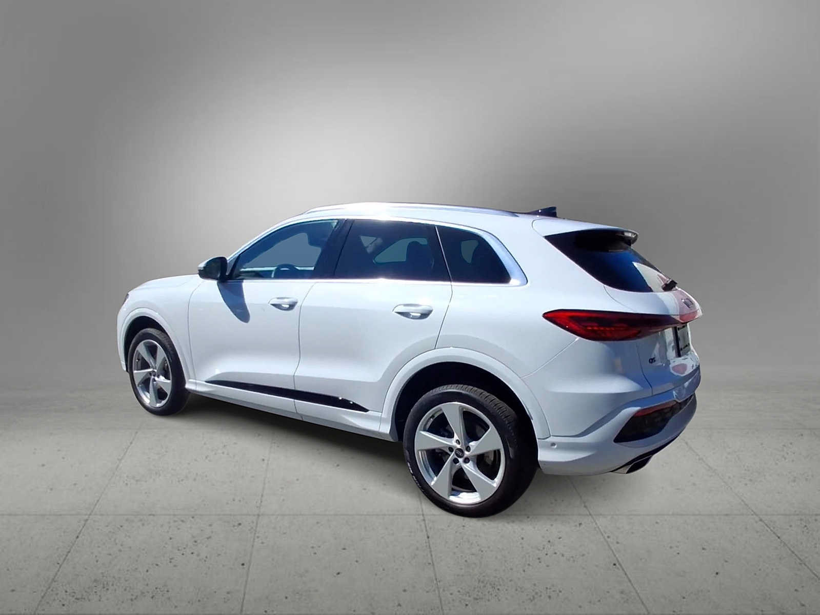 Certified 2025 Audi Q5 Premium w/ Premium Plus AWD/4WD image 6