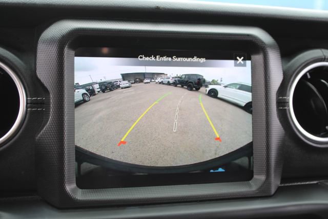 Used 2023 Jeep Wrangler Unlimited Sahara image 24