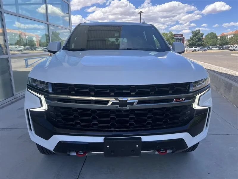 Used 2022 Chevrolet Suburban Z71 w/ Luxury Package AWD/4WD image 3