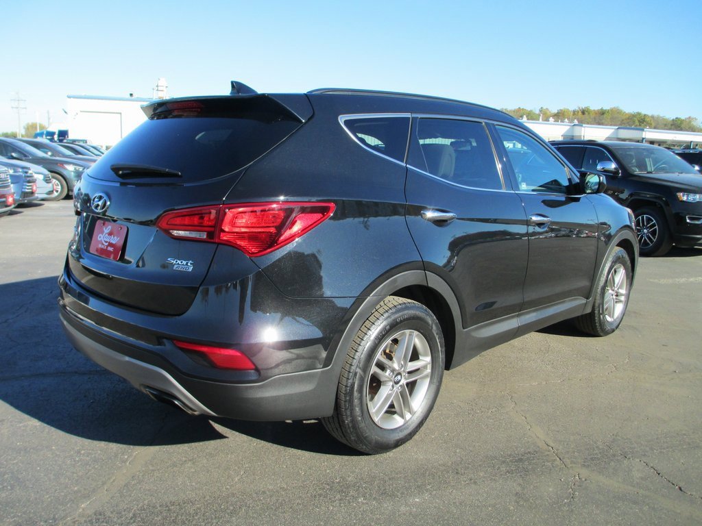 Used 2017 Hyundai Santa Fe Sport image 3