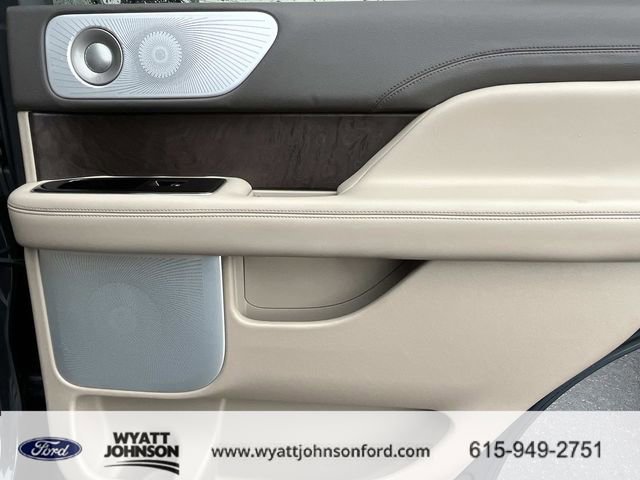 Used 2024 Lincoln Navigator Reserve image 25